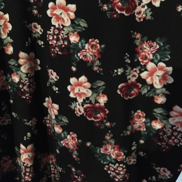 Flower Print Top - Picture 2 of 3